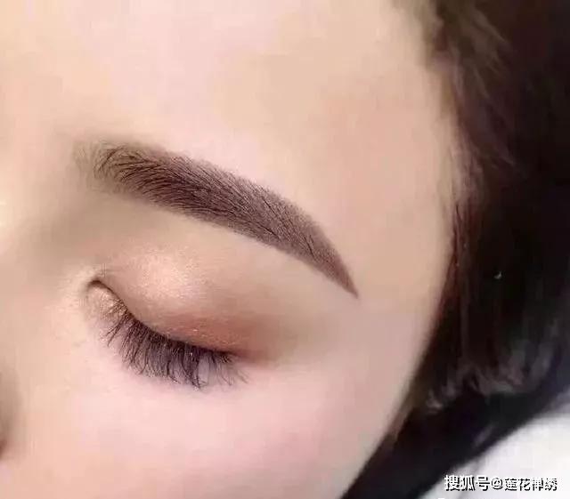 雾眉半个月不掉咖，美丽背后的秘密与护理之道